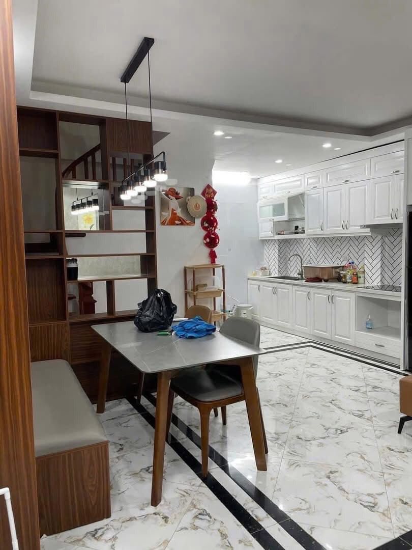 Cho thuê nhà Phố Đội Cấn 5 tầng x 45m2, 18 Triệu VP cty, ở gđ, người nước ngoài - Ảnh 1